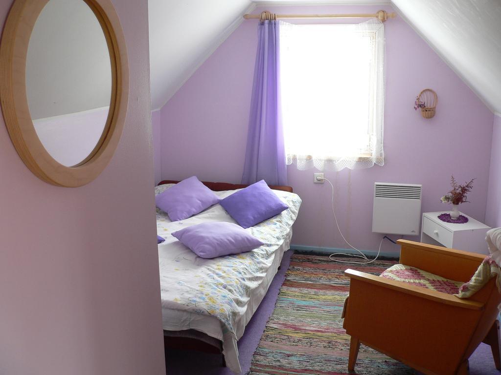 Adu-Jaani Kodumajutus Bed and Breakfast Matja Rum bild